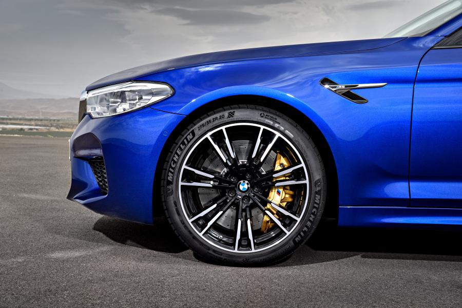 Колеса BMW M5 (F90) 2018 года  (WW) (фото 42 из 59)